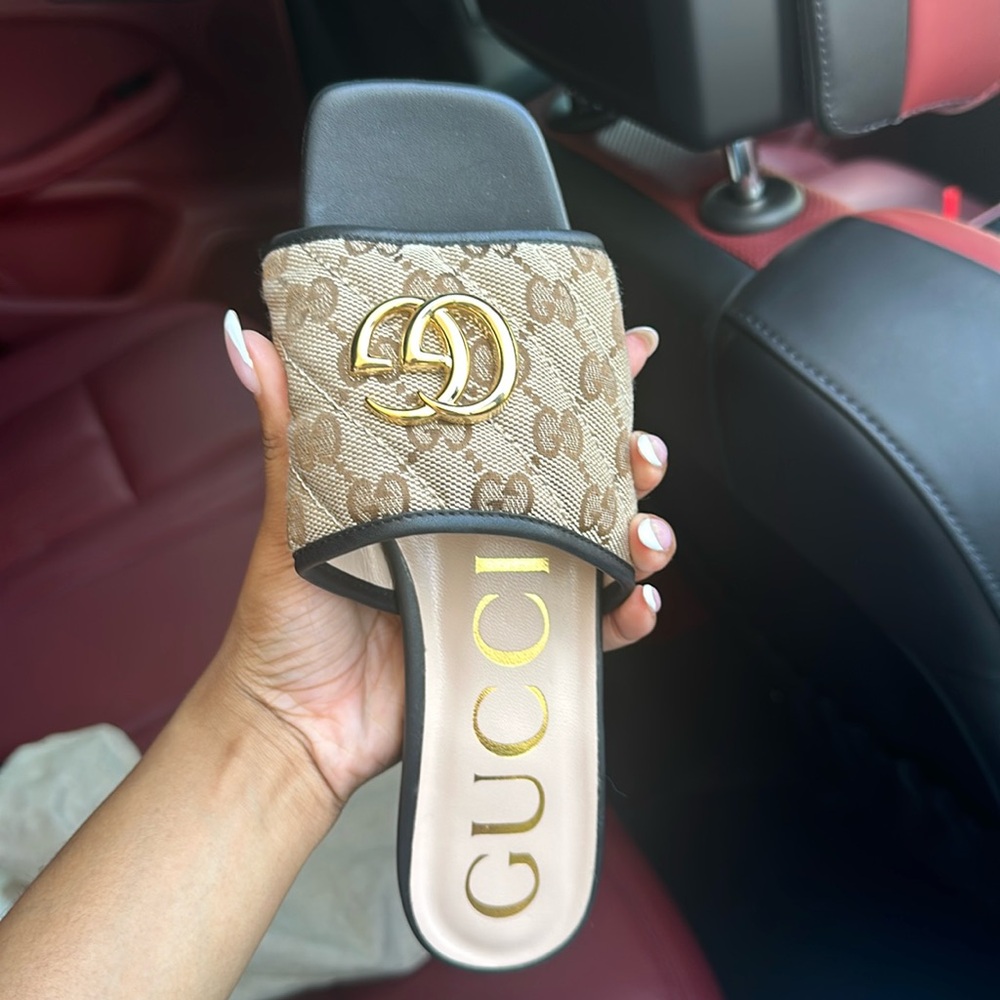 Gucci sandals 6 never worn